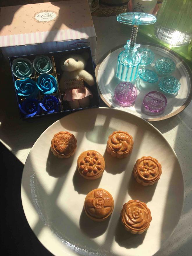 广式莲蓉蛋黄月饼