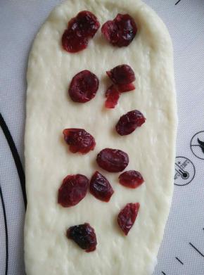 上面撒上蔓越莓干或者是肉松