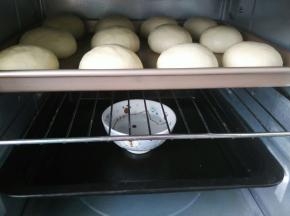 放入烤箱里进行二次发酵