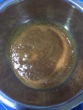 搅打好的樱桃糊。