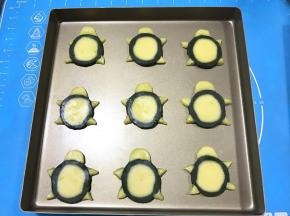 将所有的饼干依次整理好。