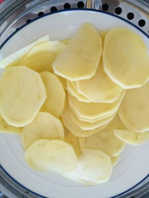 去皮以后的土豆切片