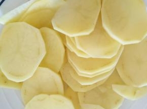 去皮以后的土豆切片