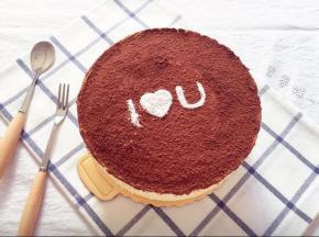 第二天拿出后，筛入可可粉和糖粉，就ok啦？脱模用吹风在膜具外面吹1分钟就可以轻松脱模了