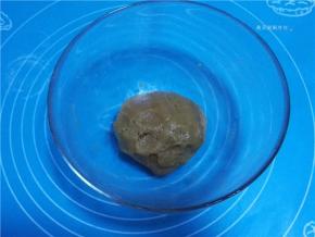 揉成团后放冰箱冷藏半小时