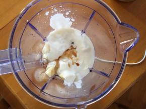 加入酸奶和蜂蜜