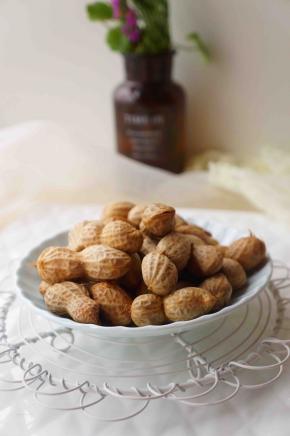 煮大约半小时就可以关火了。不着急吃可以在锅里闷一会，着急吃就可以盛出来吃了。