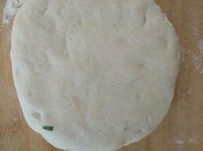 活一块面擀开擀薄