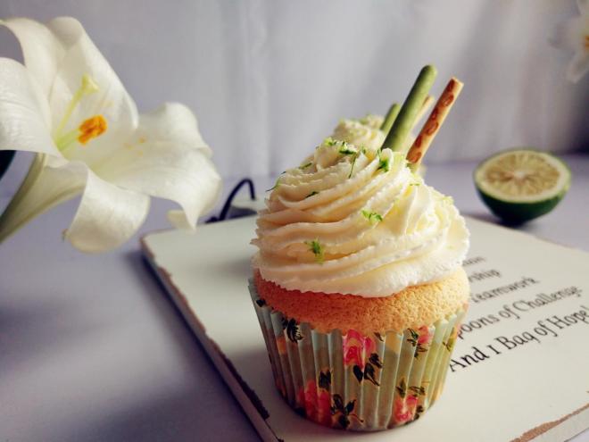 青柠海绵纸杯蛋糕（色拉油版）