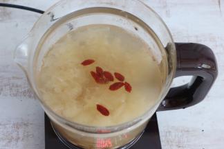 程序结束前10分钟，加入枸杞。