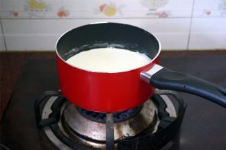 一直煮到微微冒泡即可关火。