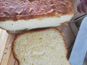 土司放凉之后，切一个合适高度的吐司块