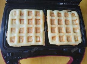 打开颜色金黄即可，喜欢焦黄的可以再多烤一会