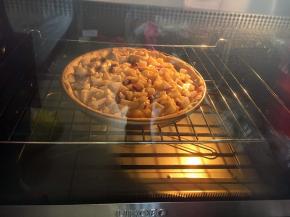 入烤箱，上下火，10分钟左右，芝士表面微焦就可以了。