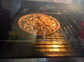 入烤箱，上下火，10分钟左右，芝士表面微焦就可以了。