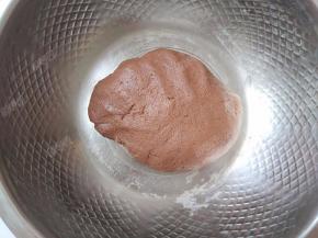 揉成均匀的面团