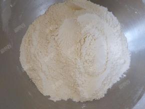 将干性材料混合均匀