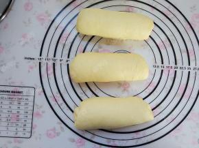 依次完成三个面团，完成后再松弛15~20分钟