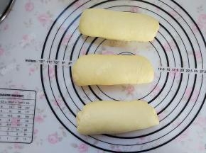 依次完成三个面团，完成后再松弛15~20分钟