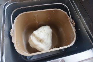 启动揉面程序，面团转起来了，10分钟