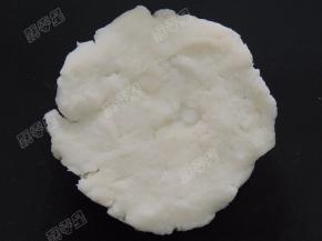 取一份山药泥按扁