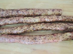 铁棍山药刷洗干净