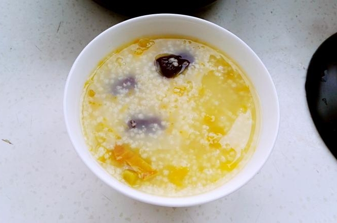 砂锅南瓜小米粥