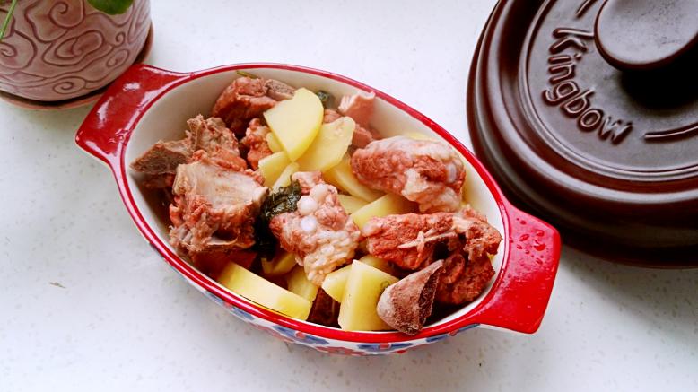 砂锅清炖排骨土豆