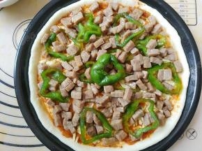 然后放入牛肉粒