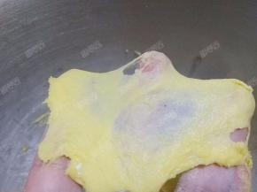 厨师机揉面至扩展阶段，膜比较厚且容易破