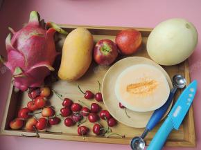 各种水果清洗干净