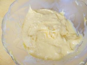 最后搅打成光滑细腻的面糊