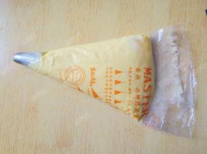 面糊装入裱花袋中