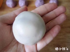 包好以后揉圆揉均匀，全部包好，盖好保鲜膜，入冰箱【冷藏备用】
