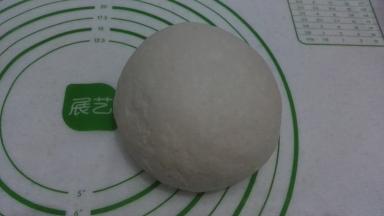 摔至能拉出边缘光滑的膜。