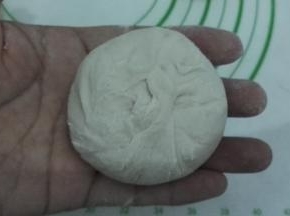 像包包子一样封口捏严。