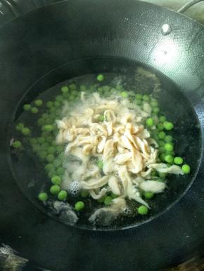 下鸡丝、豌豆