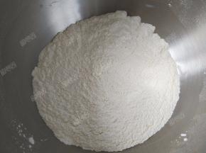 将所有干性材料混合均匀