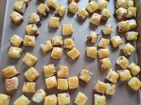 烘烤完成，转到晾网上晾凉，密封保存