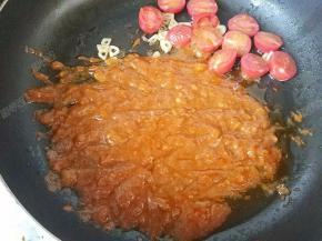 小火煮至肉酱起泡