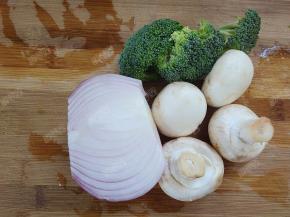 准备配菜，可以根据自己的喜好自由选择