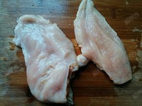 鸡胸肉清洗干净