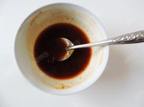 烧烤酱、生抽、蚝油、蜂蜜、水调成料汁