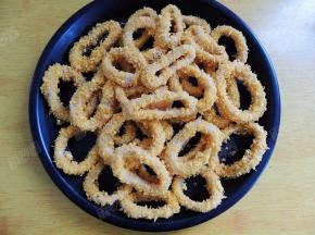 依次做好所有的鱿鱼圈