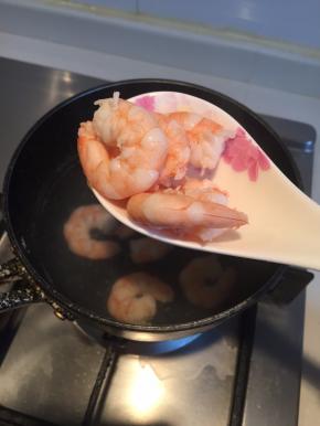 煮至七成熟，装起备用