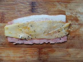 撒少许黑胡椒粒