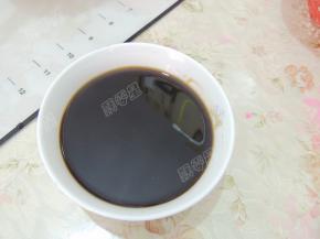 搅拌至红糖融化