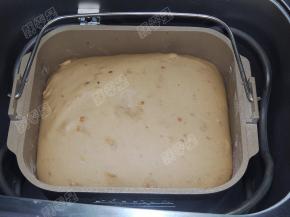 面团发酵至两倍大