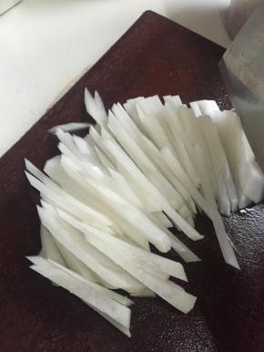 把萝卜切丝