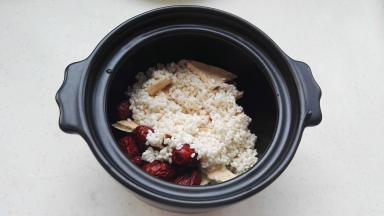 全部放碗煲内。